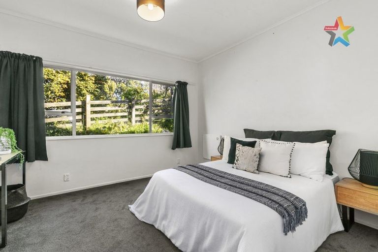 Photo of property in 30 Singers Road, Korokoro, Lower Hutt, 5012