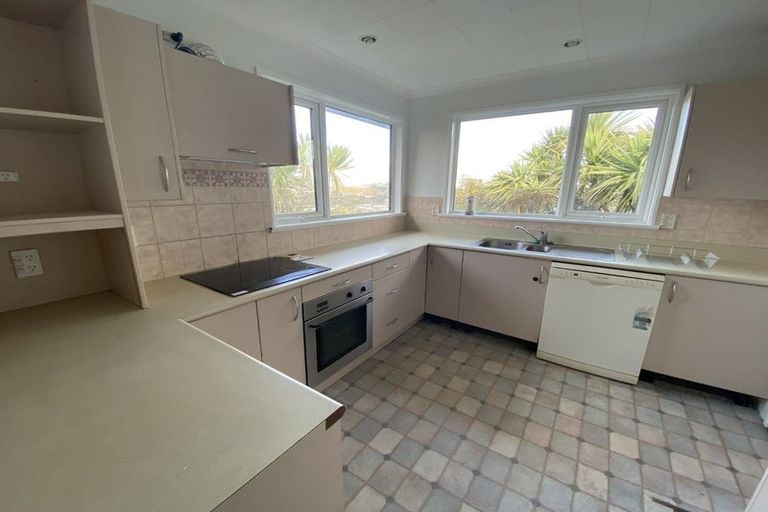 Photo of property in 6 Hallewell Crescent, Johnsonville, Wellington, 6037