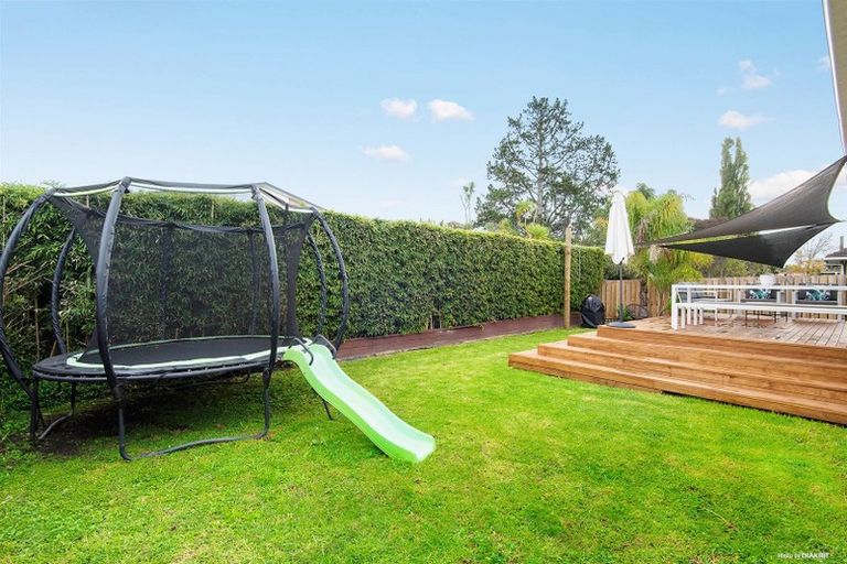 Photo of property in 82 Kervil Avenue, Te Atatu Peninsula, Auckland, 0610