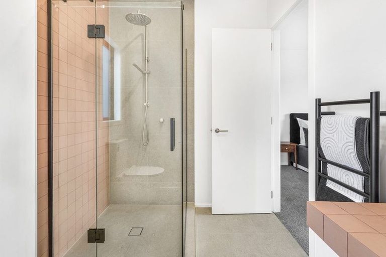 Photo of property in 7u4 Tarbett Road, Hillcrest, Hamilton, 3216