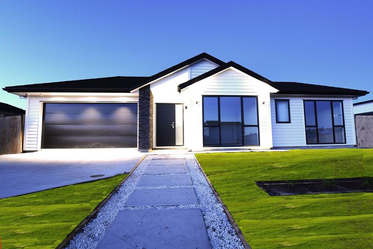 Photo of property in 42 Taikura Avenue, Red Beach, 0932