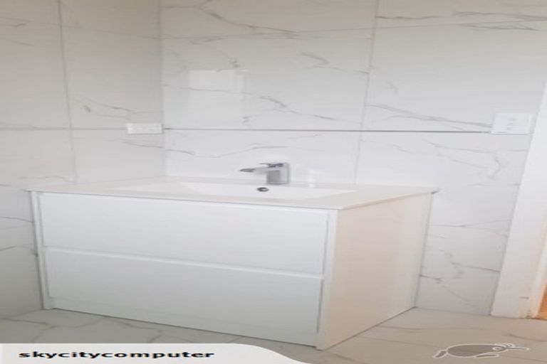 Photo of property in 108 Rathgar Road, Henderson, Auckland, 0610