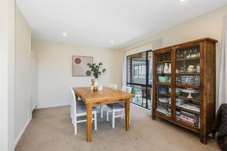 Photo of property in 28 Navigation Drive, Whitby, Porirua, 5024