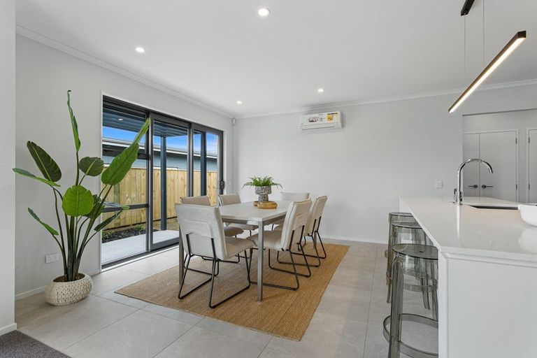 Photo of property in 29 Tiromoana Drive, Red Beach, 0932