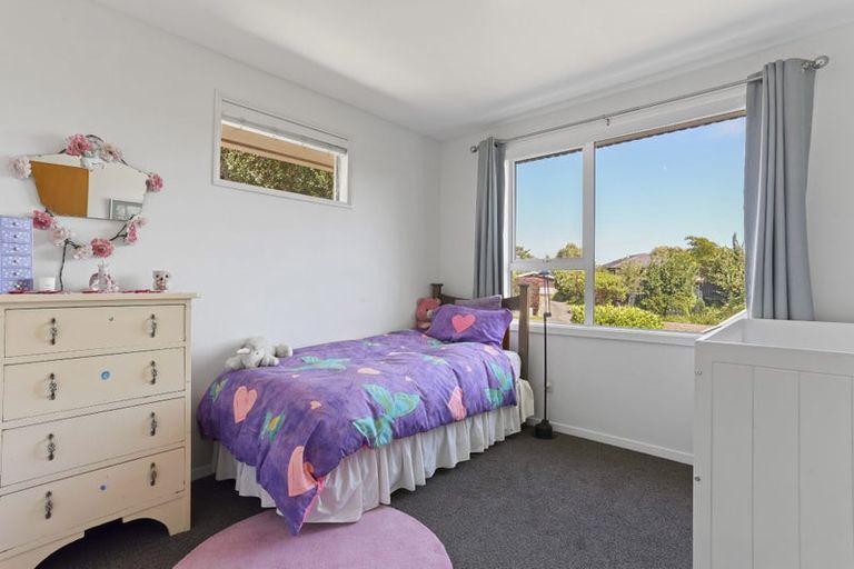Photo of property in 6 Birdling Place, Halswell, Christchurch, 8025