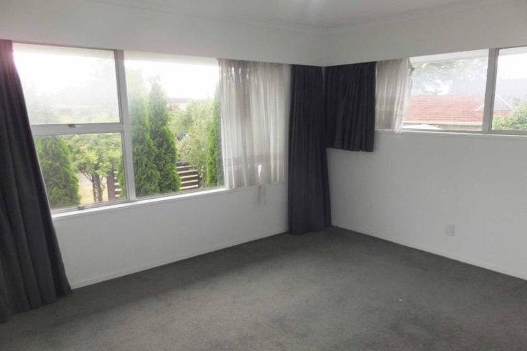 Photo of property in 17 Highland Place, Avonhead, Christchurch, 8042