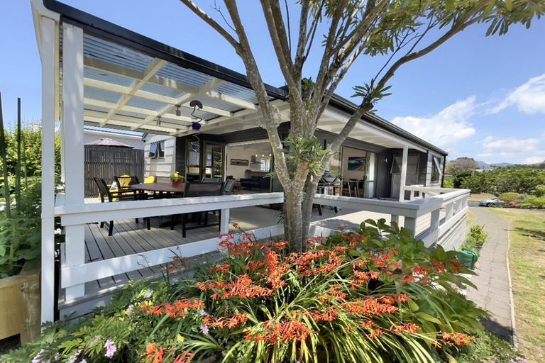 Photo of property in 402 Linton Crescent, Whangamata, 3620