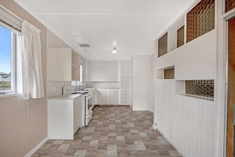 Photo of property in 10 Burns Street, Tawhero, Whanganui, 4501