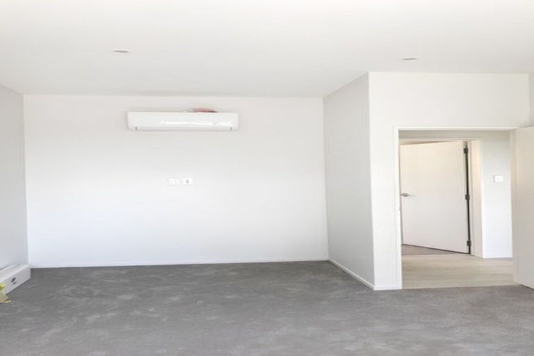 Photo of property in 3 Gamble Way, Massey, Auckland, 0614