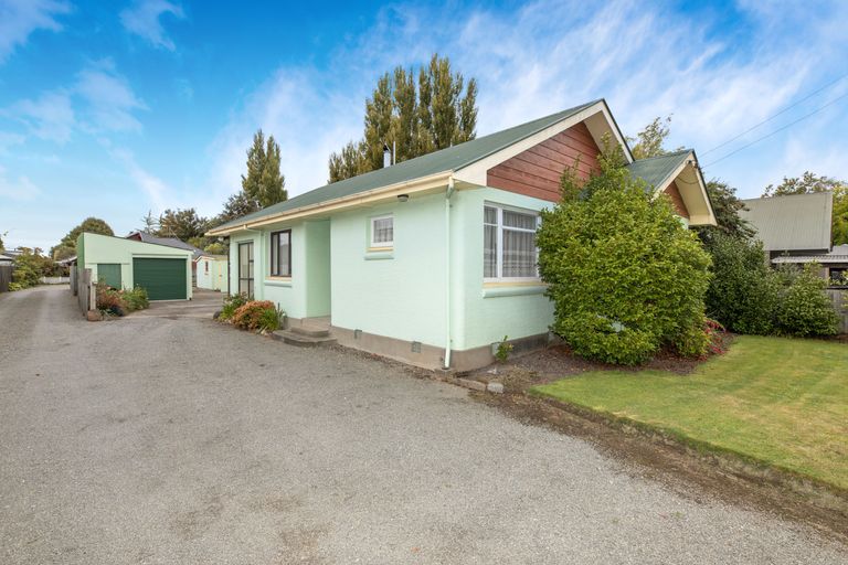 Photo of property in 33 Meadow Street, Papanui, Christchurch, 8052