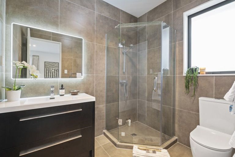 Photo of property in 24 Kahu Close, Orewa, 0931