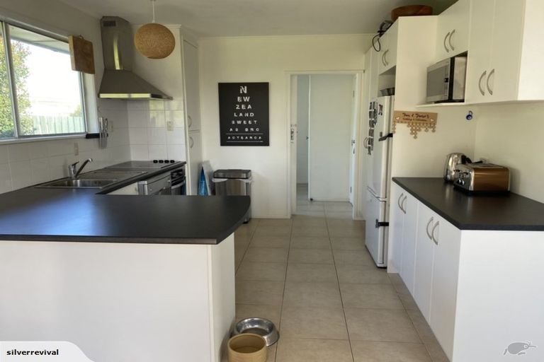 Photo of property in 1/16 Stanley Road, Glenfield, Auckland, 0629
