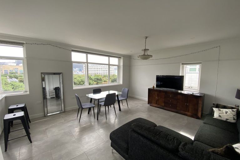 Photo of property in Fountain Court, 1/48 Oriental Parade, Oriental Bay, Wellington, 6011