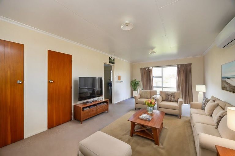 Photo of property in 4a Jones Place, Highbury, Palmerston North, 4412