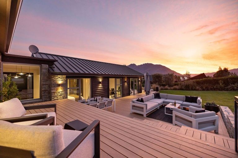 Photo of property in 6 Jacks Point Rise, Jacks Point, Queenstown, 9371