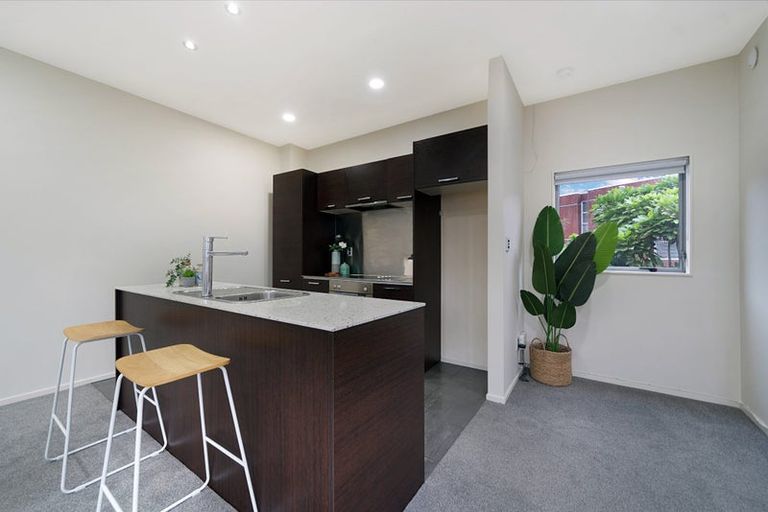 Photo of property in 76n Edmonton Road, Henderson, Auckland, 0612