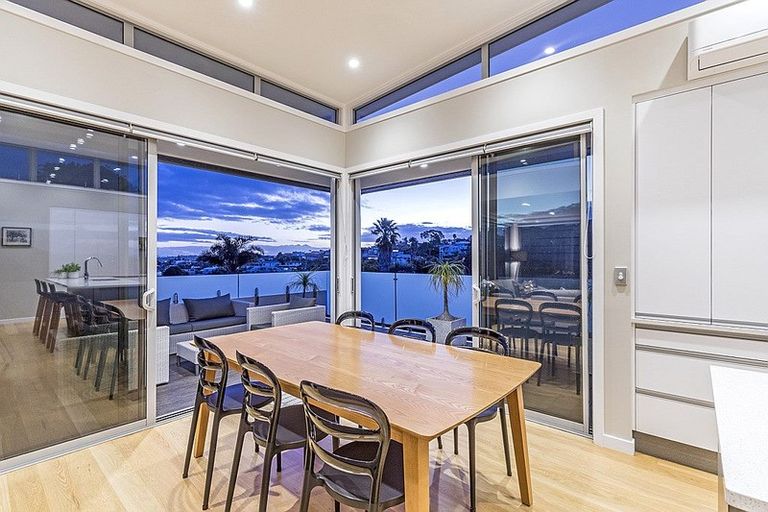 Photo of property in 49 Seaview Road, Castor Bay, Auckland, 0620