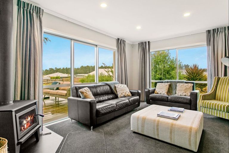 Photo of property in 4 John Norrie Place, Motuoapa, 3382