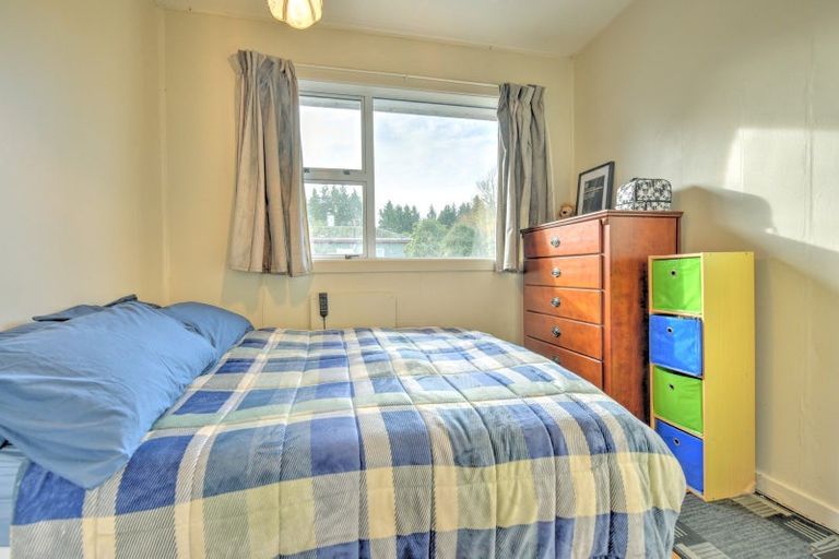 Photo of property in 93 Seaward Road, Edendale, 9825