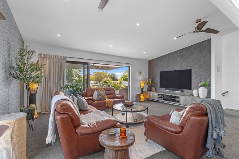 Photo of property in 19 Abbotts Place, Avonhead, Christchurch, 8042