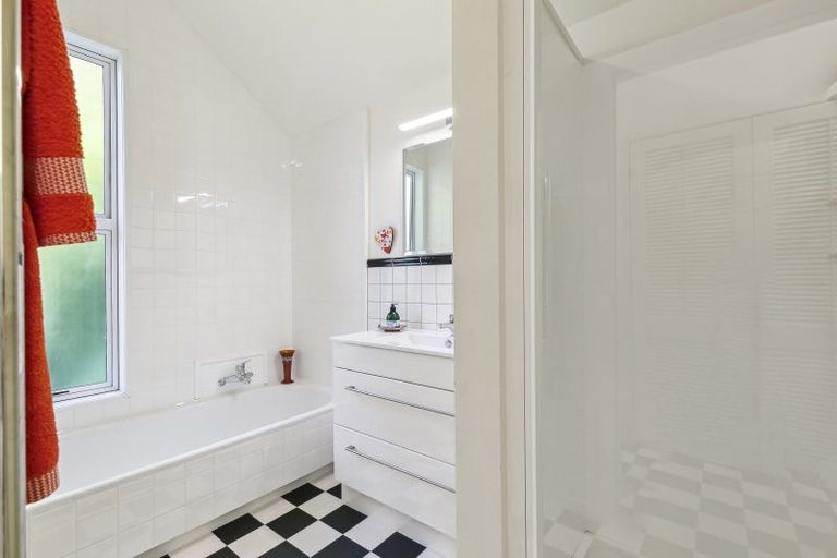 Photo of property in 7 Selkirk Way, Karori, Wellington, 6012