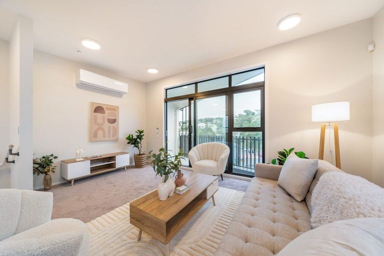 Photo of property in 52u7 Northland Road, Northland, Wellington, 6012