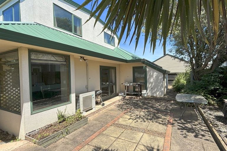 Photo of property in 136 Innes Road, St Albans, Christchurch, 8052