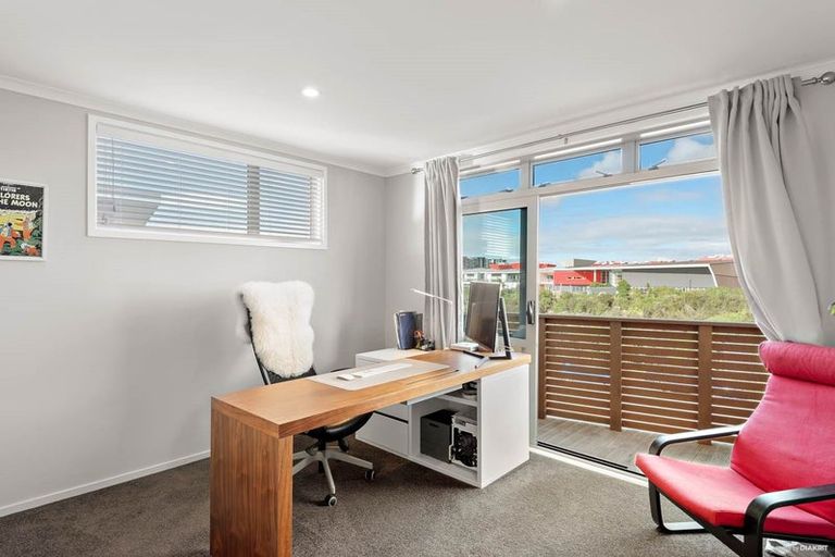 Photo of property in 22 Teal Way, Hobsonville, Auckland, 0616