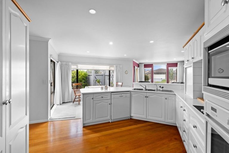 Photo of property in 9 Clearview Drive, Milson, Palmerston North, 4414