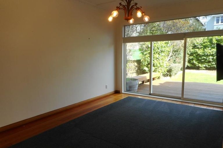 Photo of property in 82 The Parade, Island Bay, Wellington, 6023