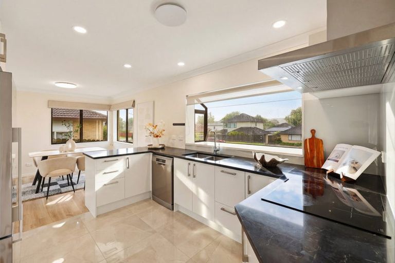 Photo of property in 1/17 Penruddocke Road, Half Moon Bay, Auckland, 2012