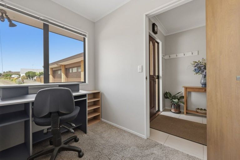 Photo of property in 35 Clivedene Street, Matua, Tauranga, 3110