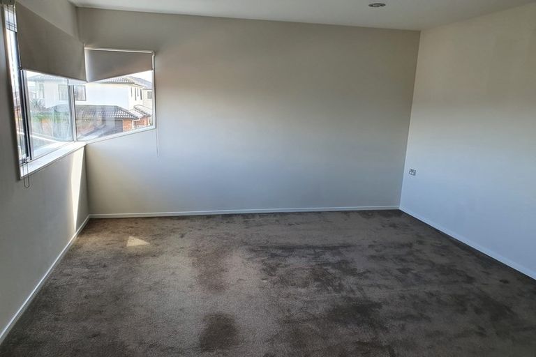 Photo of property in 65 Kirikiri Drive, Papakura, 2110