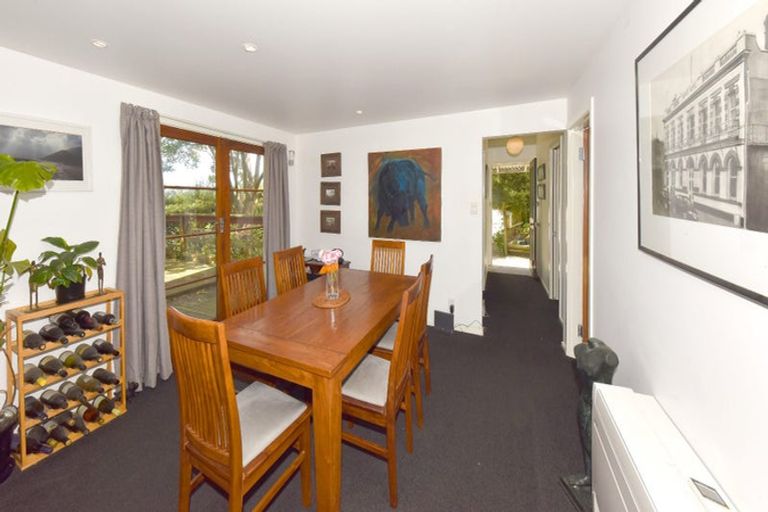 Photo of property in 64 Hawkhurst Road, Lyttelton, 8082
