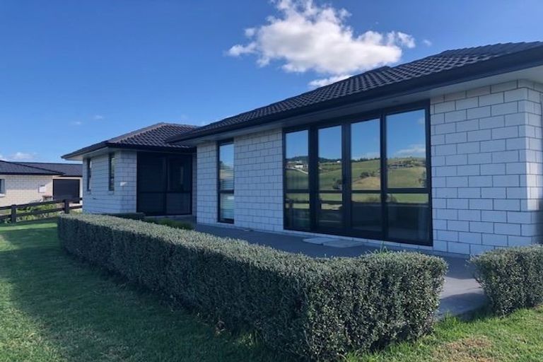 Photo of property in 1 Matariki View, Welcome Bay, Tauranga, 3112