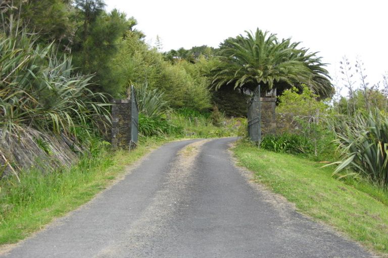 Photo of property in 847 Old North Road, Waimauku, 0882
