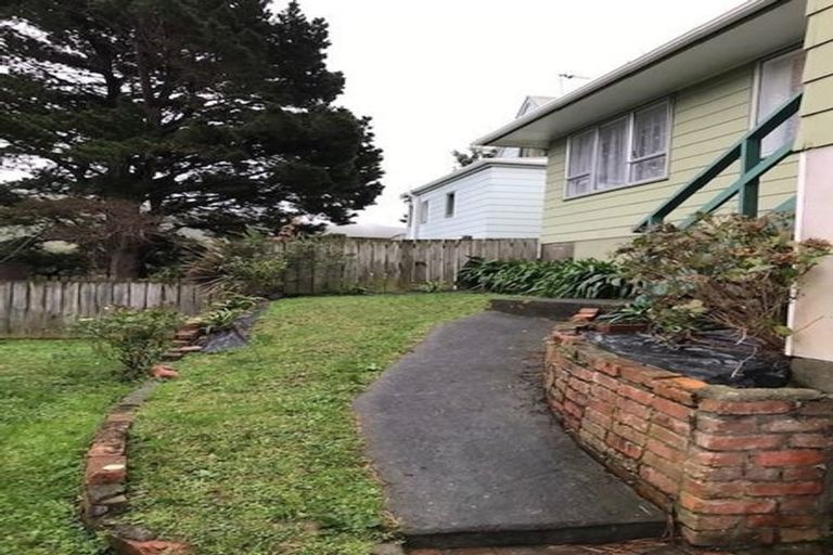 Photo of property in 230a Mitchell Street, Brooklyn, Wellington, 6021