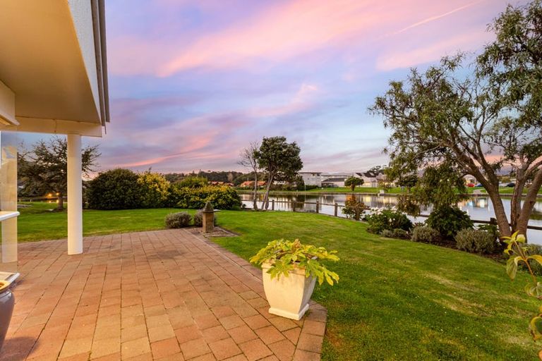 Photo of property in 7 Lakeside Villas, Whitby, Porirua, 5024