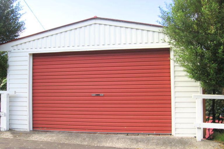 Photo of property in 39 Saint Albans Avenue, Karori, Wellington, 6012