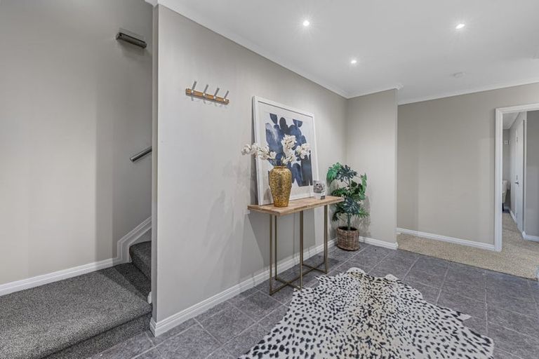 Photo of property in 4190a Great North Road, Glendene, Auckland, 0602