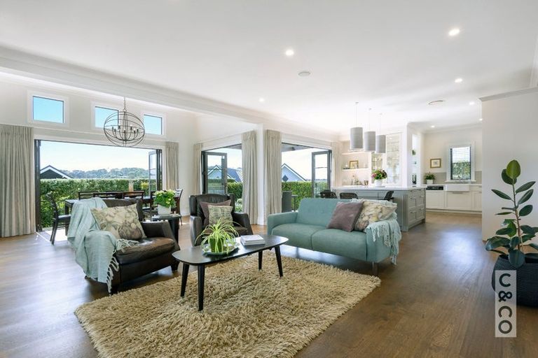 Photo of property in 8 Tauwaka Crescent, Riverhead, 0820