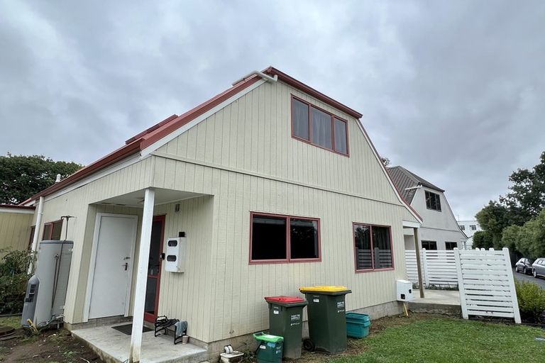 Photo of property in 5 Emmadale Lane, Hamilton East, Hamilton, 3216