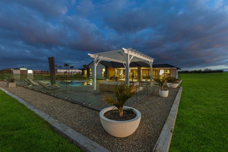 Photo of property in 1 Fernbird Grove, Kerikeri, 0294