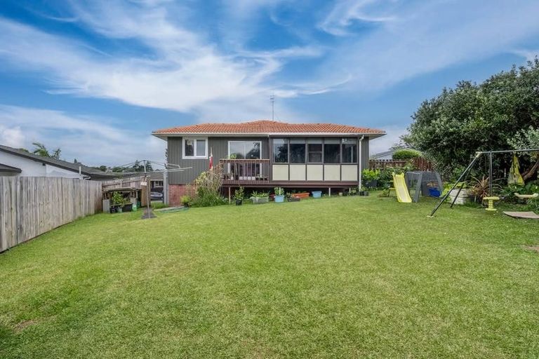 Photo of property in 46 Advene Road, Cockle Bay, Auckland, 2014