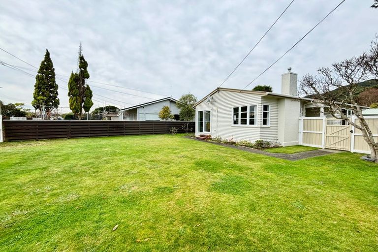 Photo of property in 1 Russell Street, Waterloo, Lower Hutt, 5011