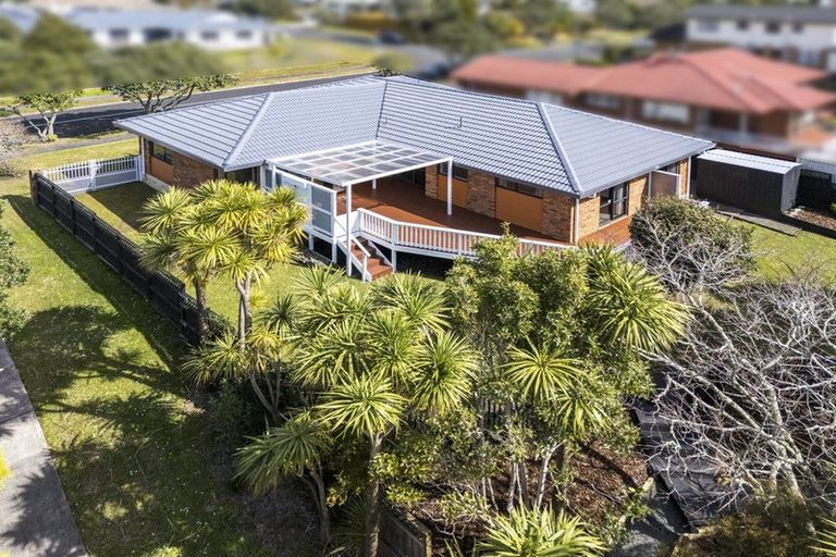 Photo of property in 14 Rhinevale Close, Henderson, Auckland, 0612