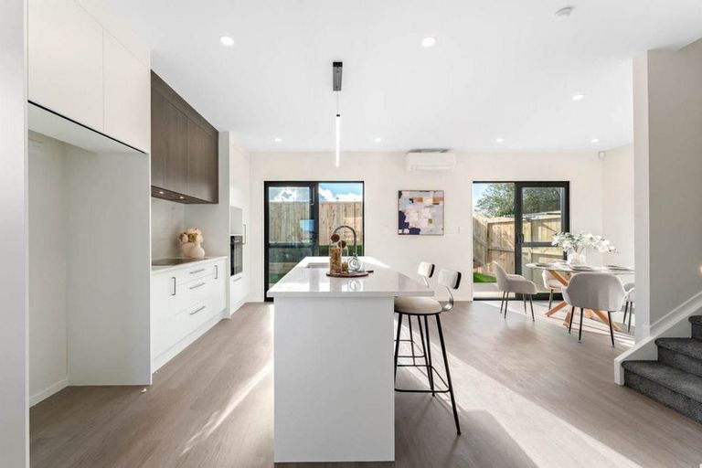 Photo of property in 65 Picnic Point Road, Hobsonville, 0616