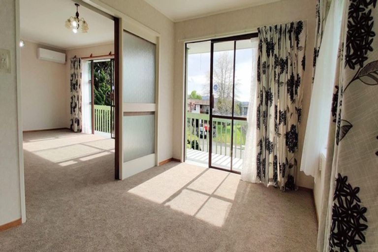 Photo of property in 41 Miltonia Avenue, Te Atatu South, Auckland, 0610
