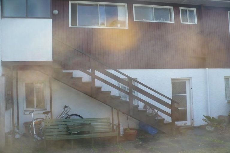Photo of property in 1b/2 Divich Avenue, Te Atatu South, Auckland, 0610