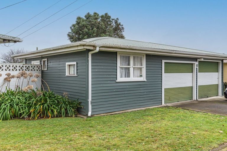 Photo of property in 18 Matai Street, Levin, 5510